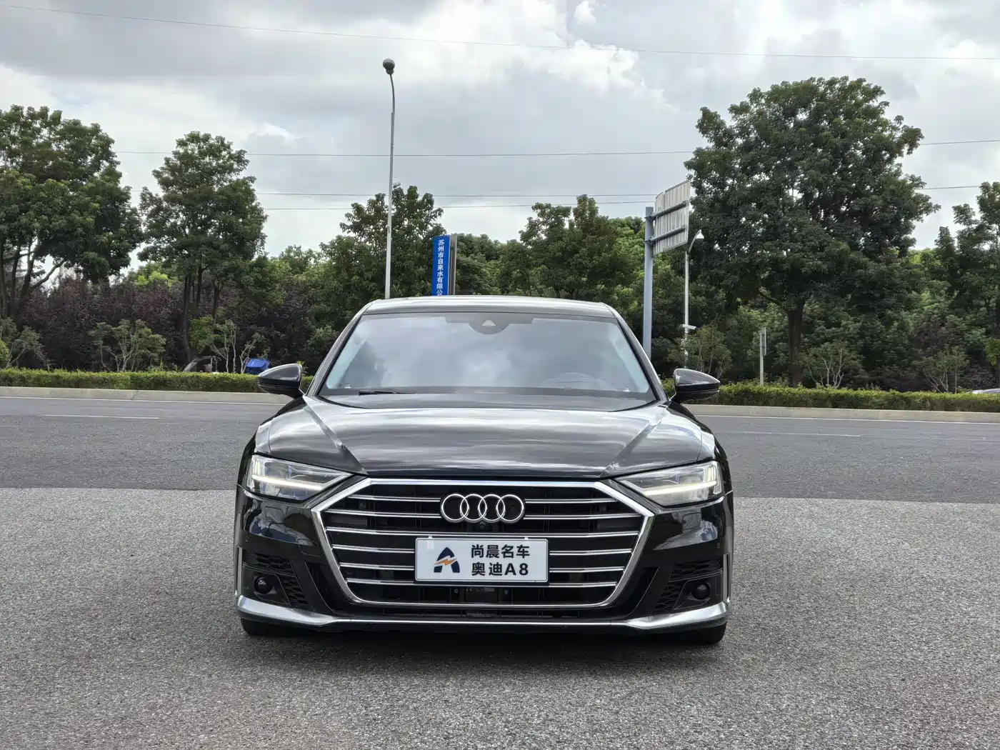 Фото 2 - Audi A8