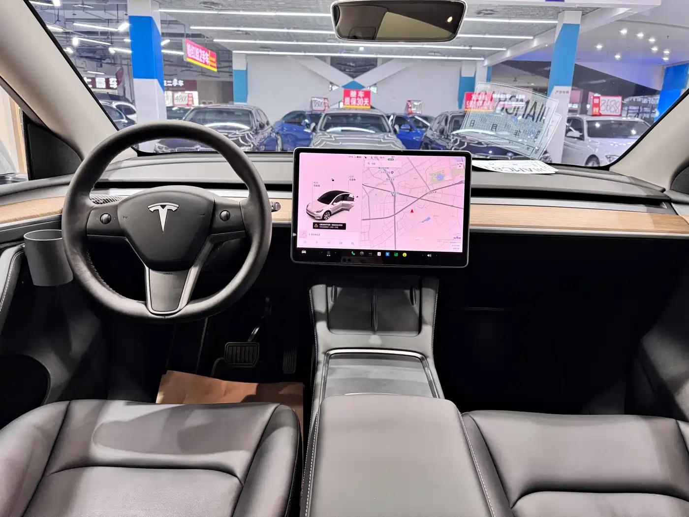 TESLA MODEL Y