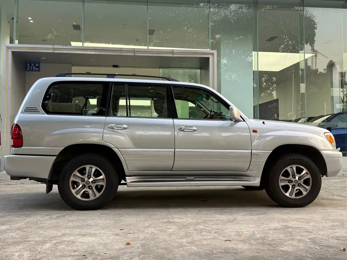 Lexus LX 2003
