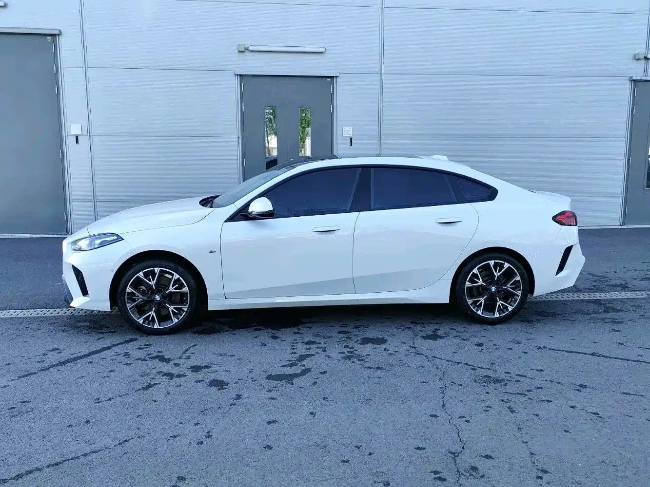 BMW 2-SERIES