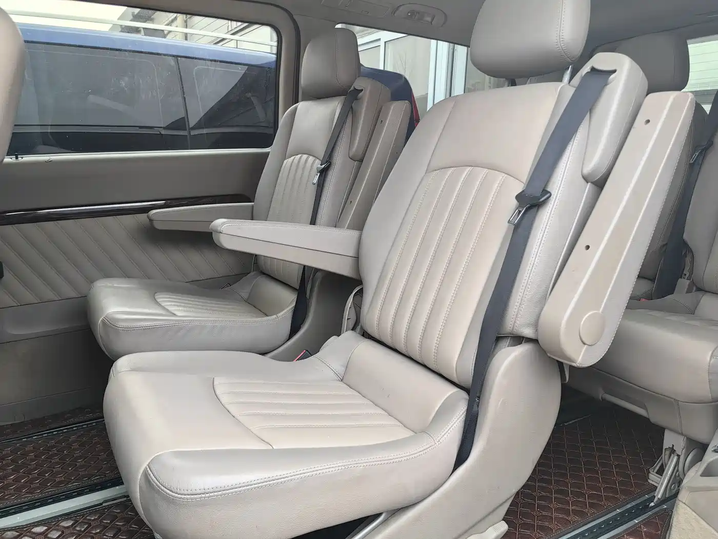 Mercedes-Benz Viano 2012 2.5L Navigation Edition фото 7