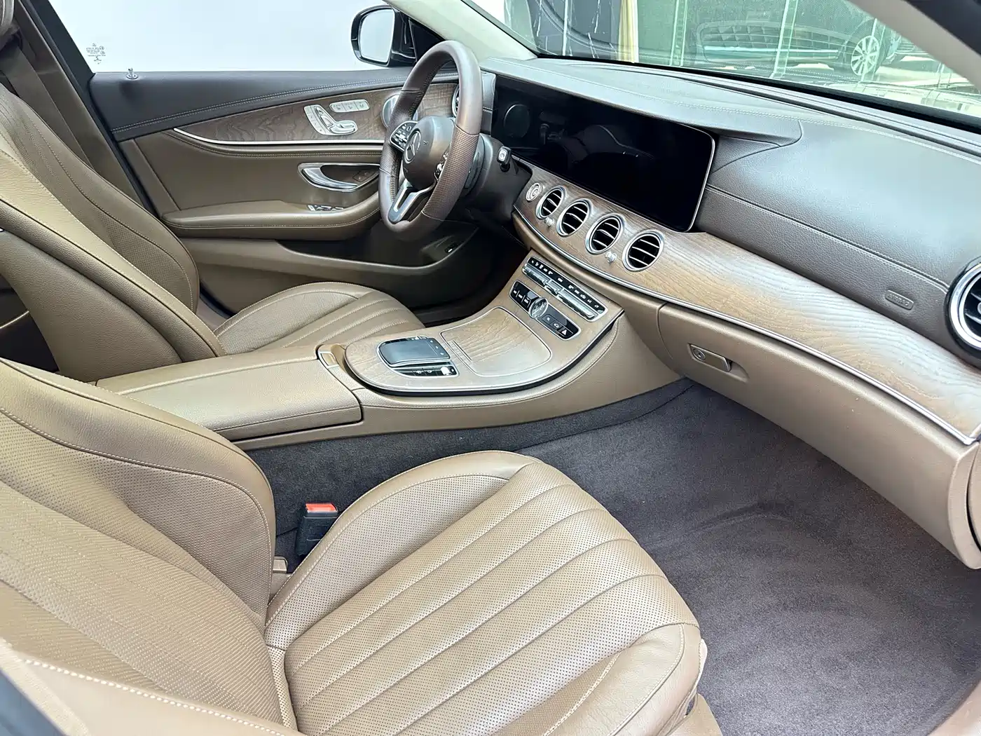 Mercedes-Benz E-Class 2020 Facelift E 300 L Exclusive фото 14
