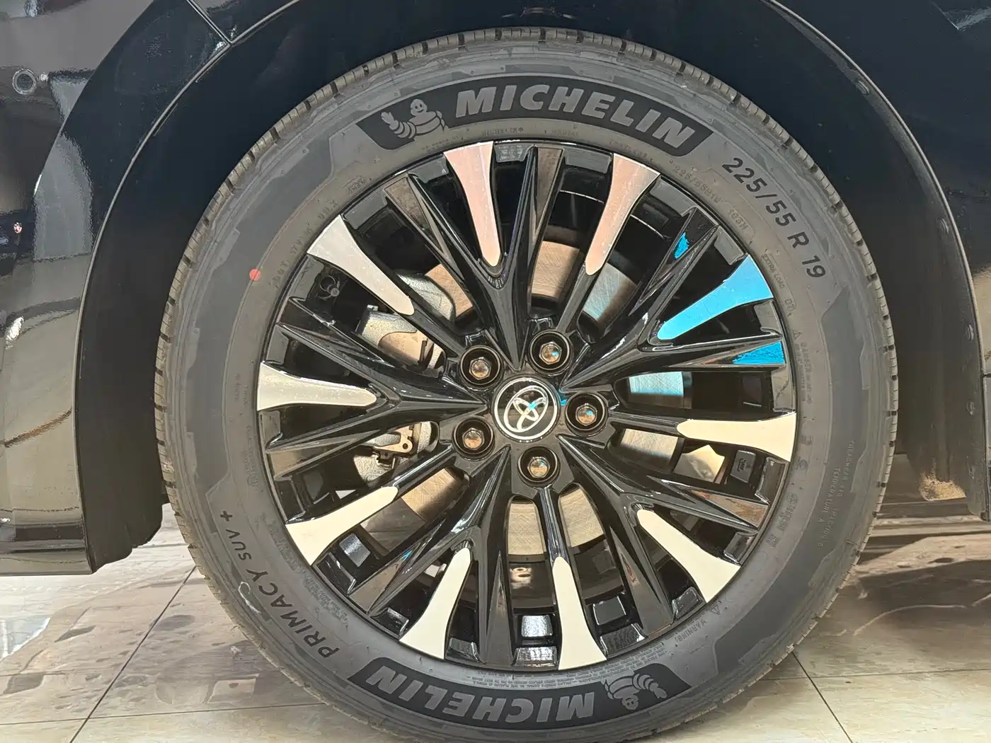 Toyota Alphard 2024 Hybrid 2.5L Ultimate Enjoyment Edition фото 6