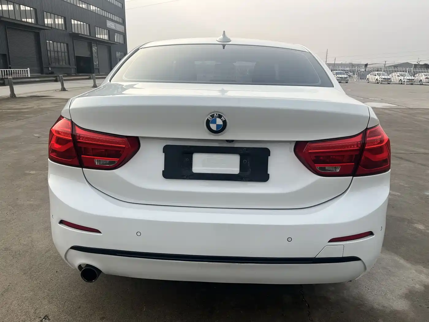 BMW 1 Series 2018 118i Sport Edition фото 24