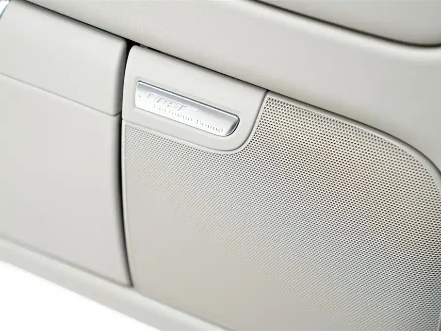 Фото 23 - Audi A8