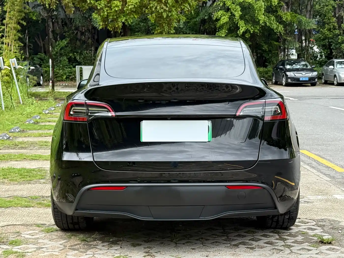 Фото 8 - Tesla Model Y