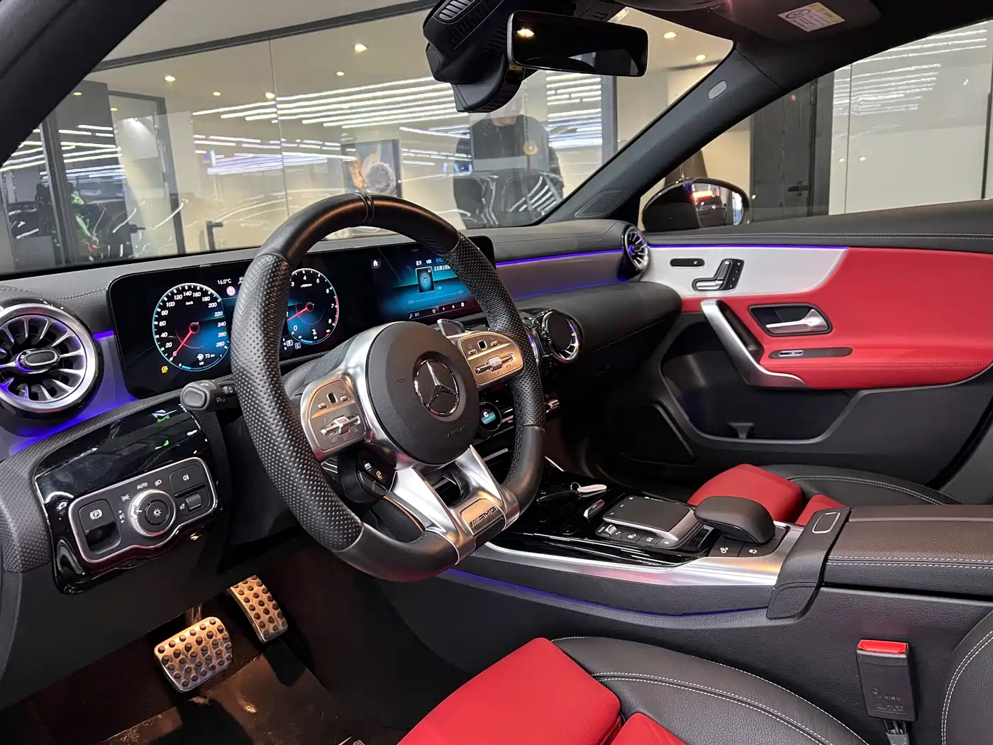 Mercedes-Benz A-Class AMG (Import) 2023 AMG A 35 4MATIC фото 5