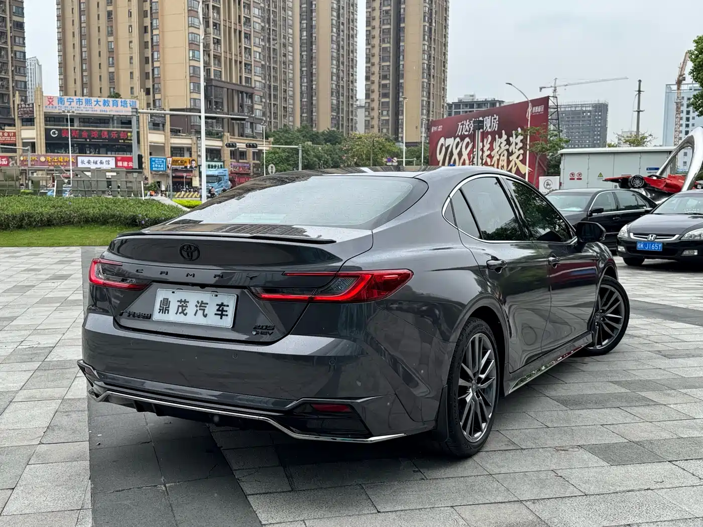Фото 7 - Toyota Camry