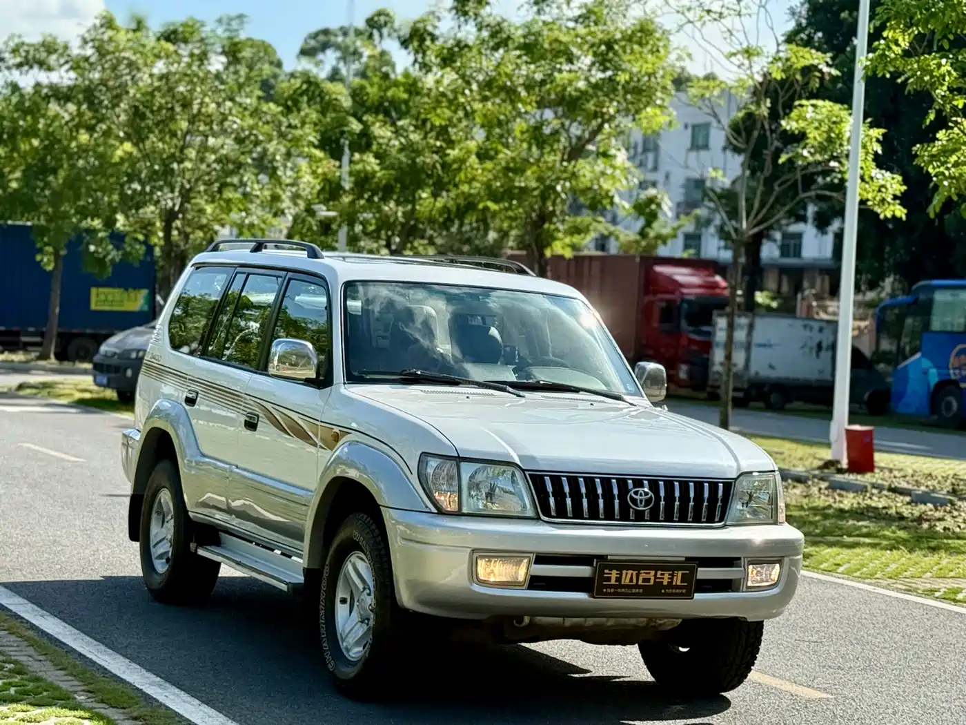 Toyota Prado (Import) фото 3
