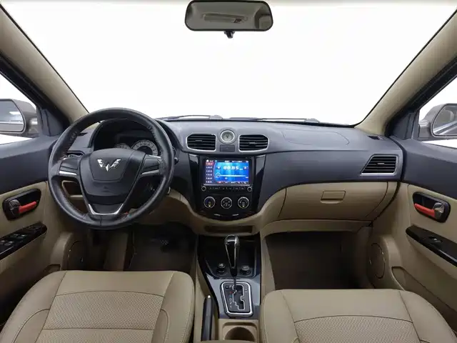 Wuling Motors Wuling Hongguang 2014 1.5L S Automatic Comfort — фото 5