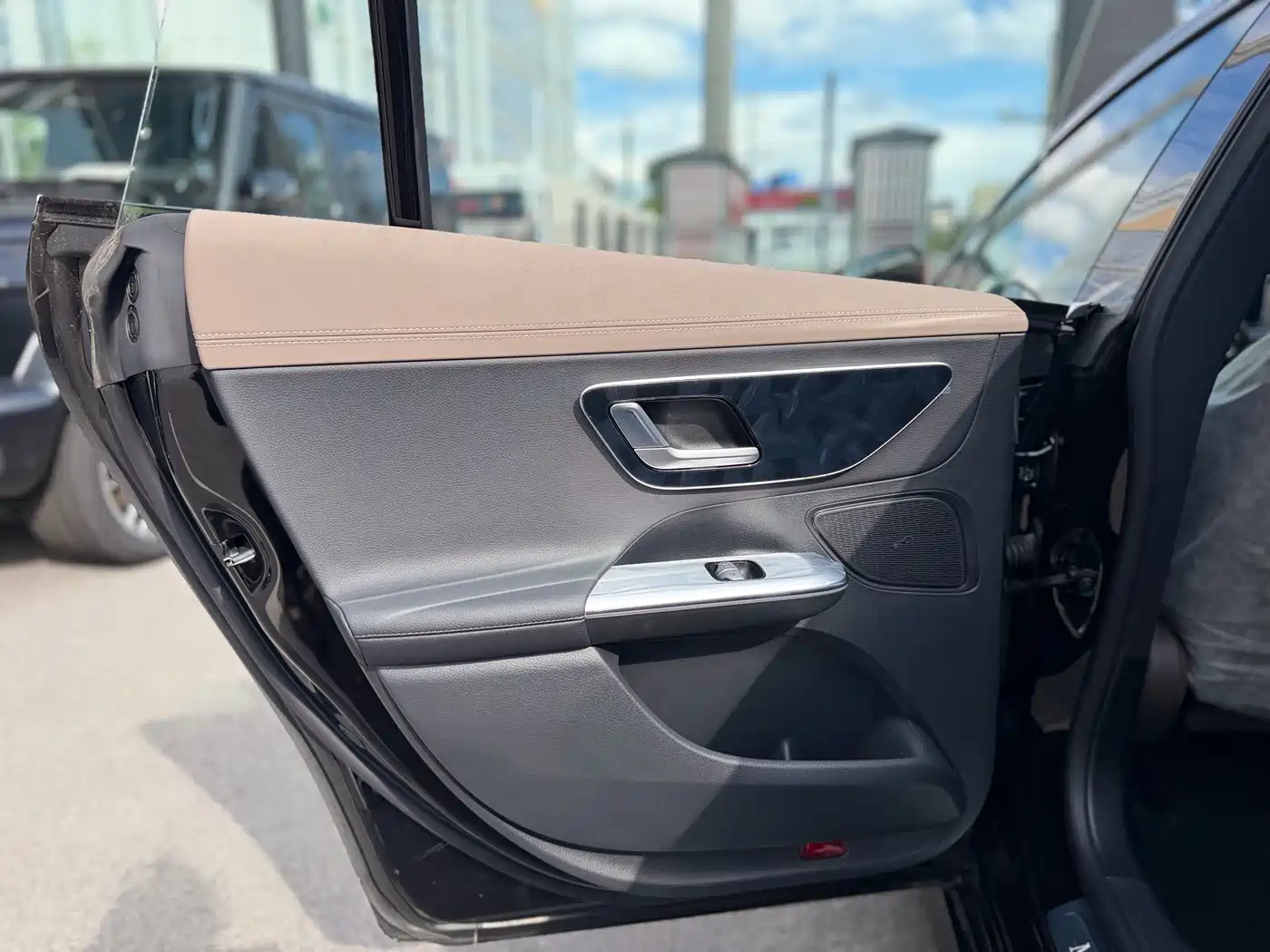 Mercedes-Benz EQE 2025 Model 500 4MATIC Luxury Edition фото 17