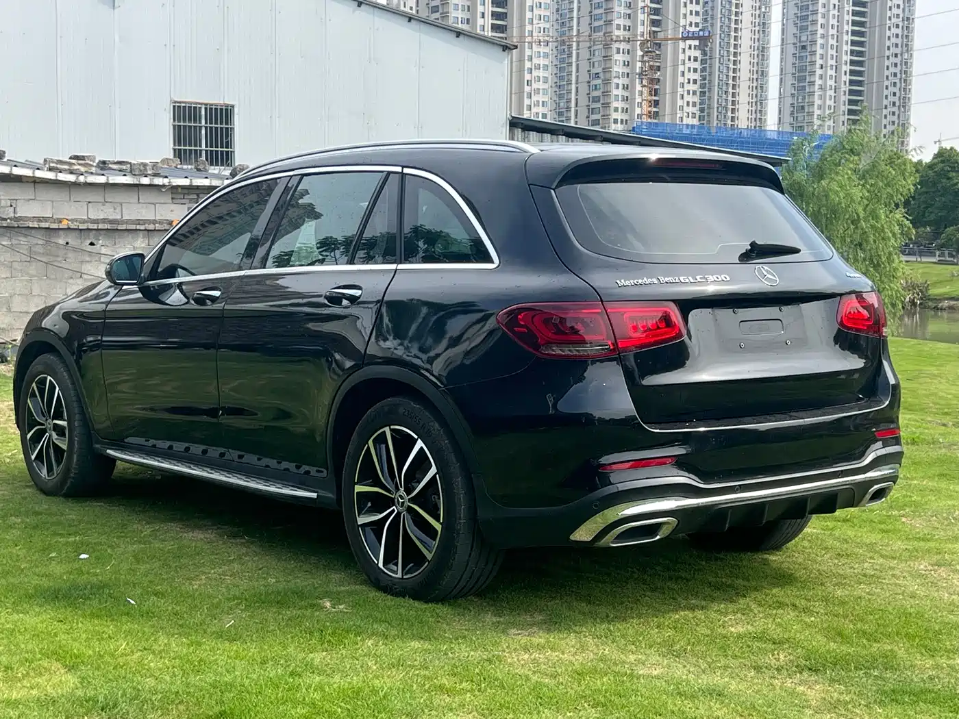 MERCEDES-BENZ GLC