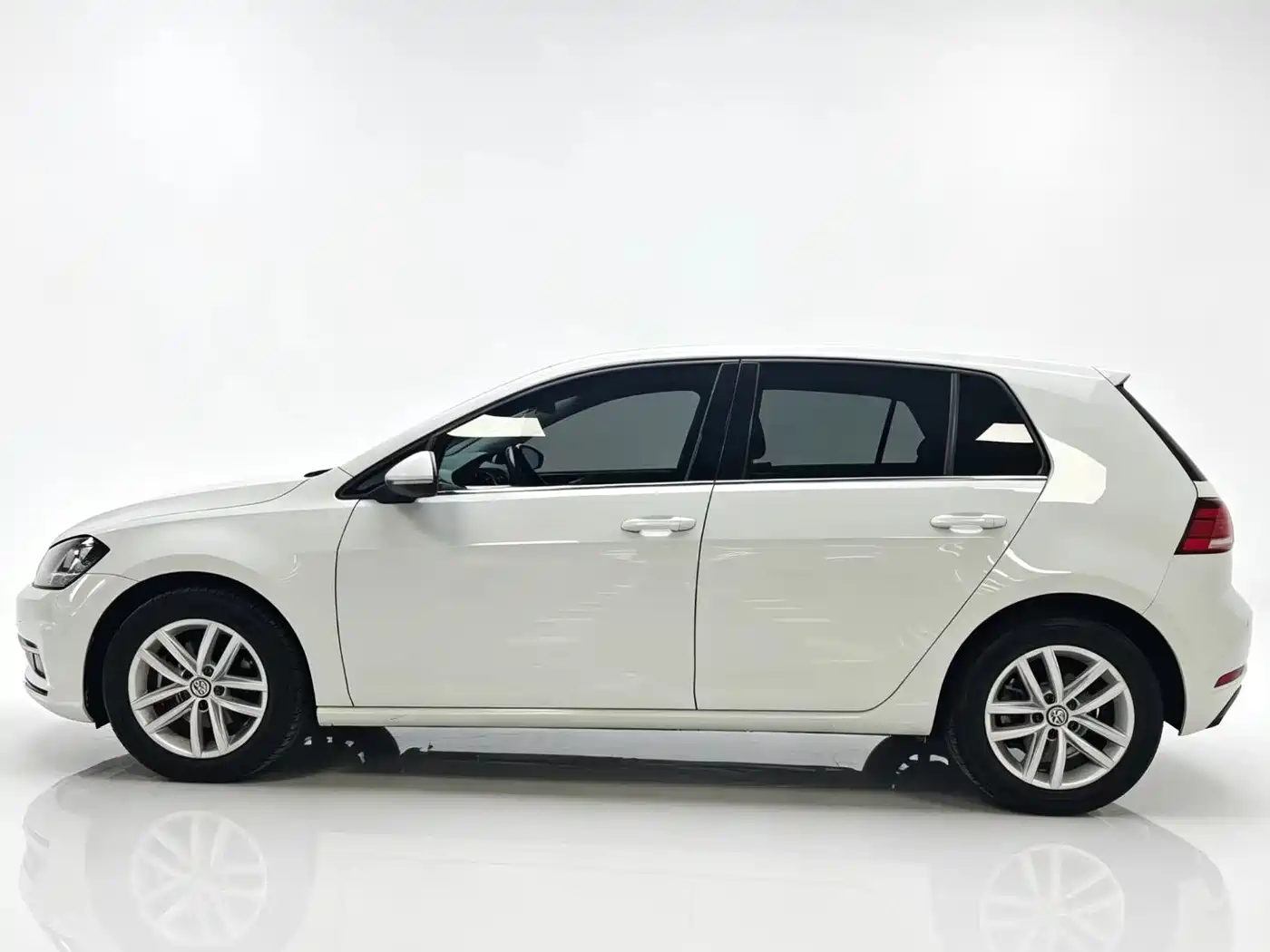 Volkswagen Golf 2018 230TSI Automatic Comfort фото 3