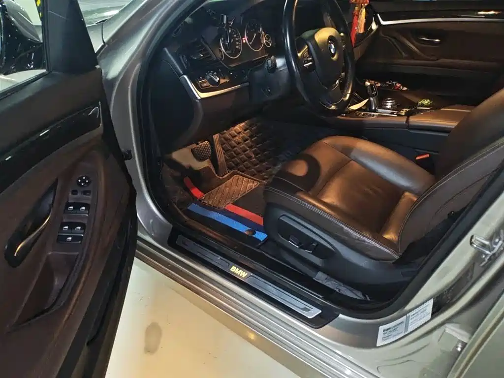 BMW 5 Series 2014 525Li Luxury Design Package фото 14