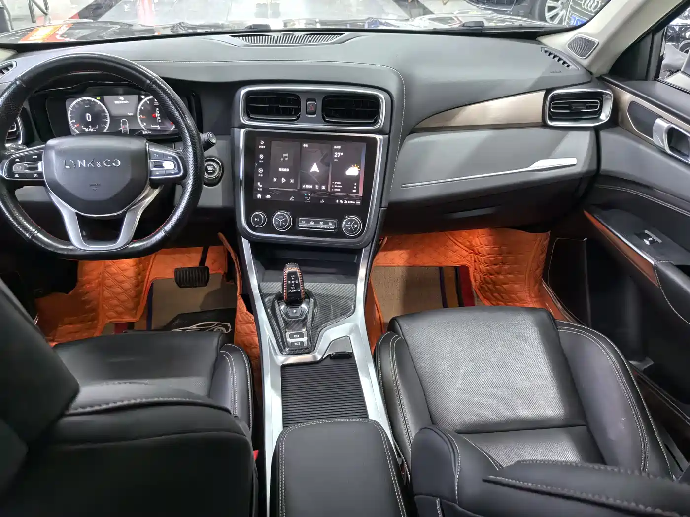 Lynk & Co 01 2019 2.0T 2WD Pro Edition China V фото 8