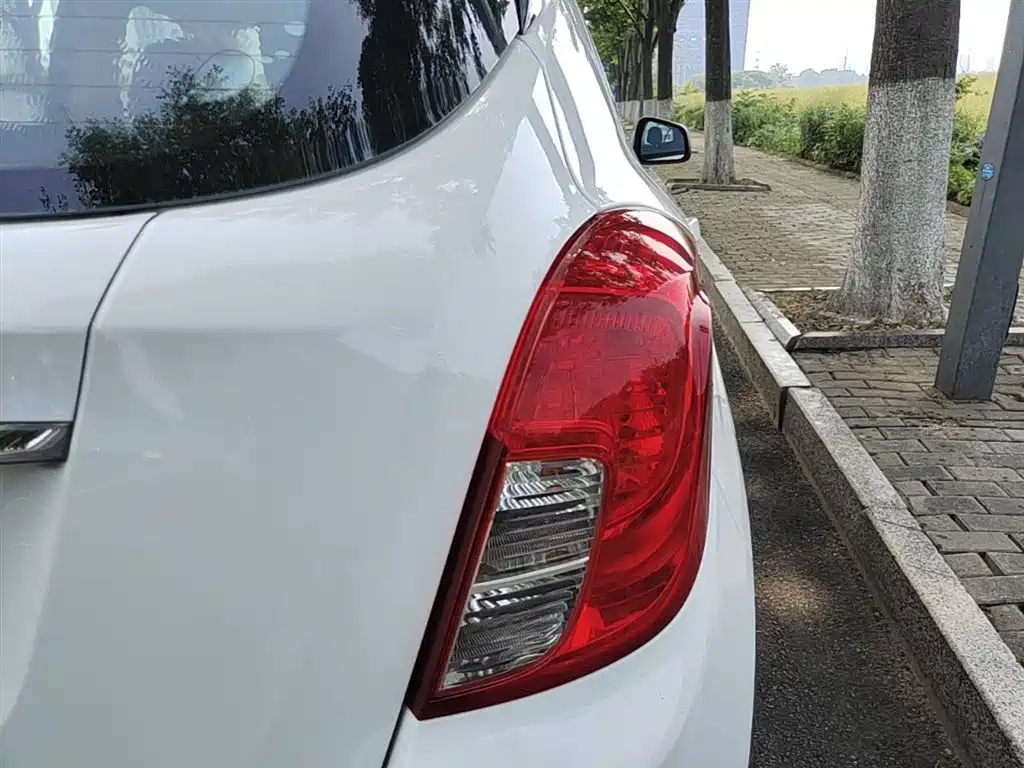 Buick Encore 2015 1.4T Automatic 2WD Urban Elite фото 8