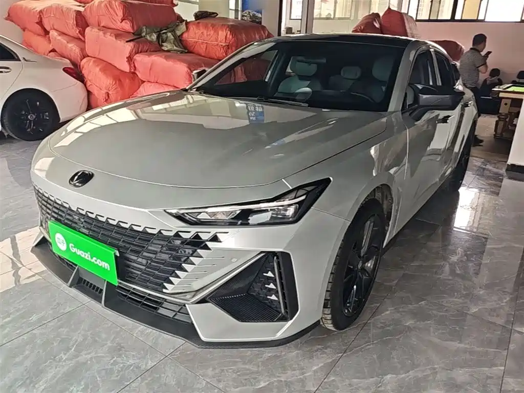 Changan UNI-V 2022 1.5T Premium Model