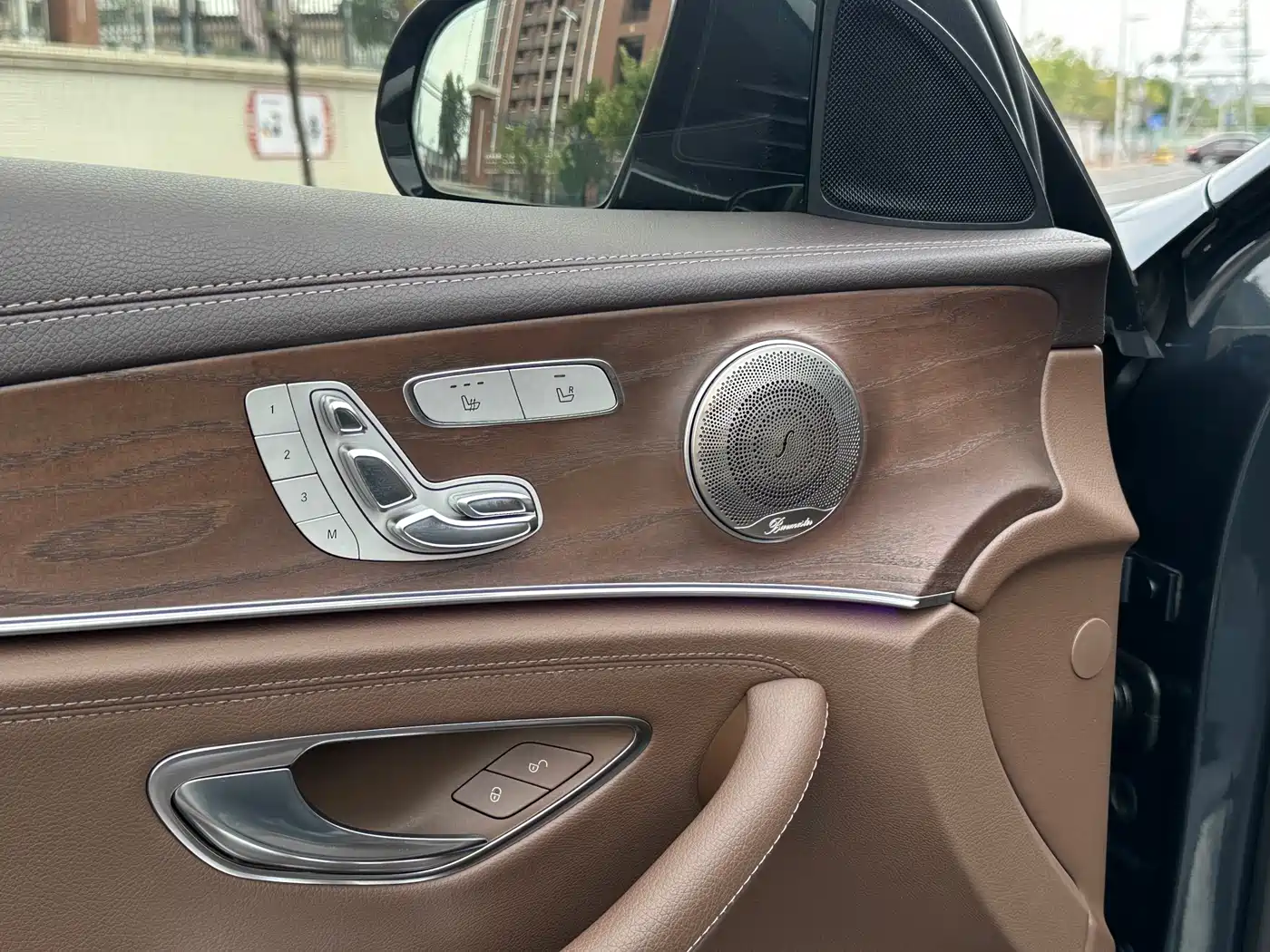 Mercedes-Benz E-Class 2016 E 300 L Luxury фото 10