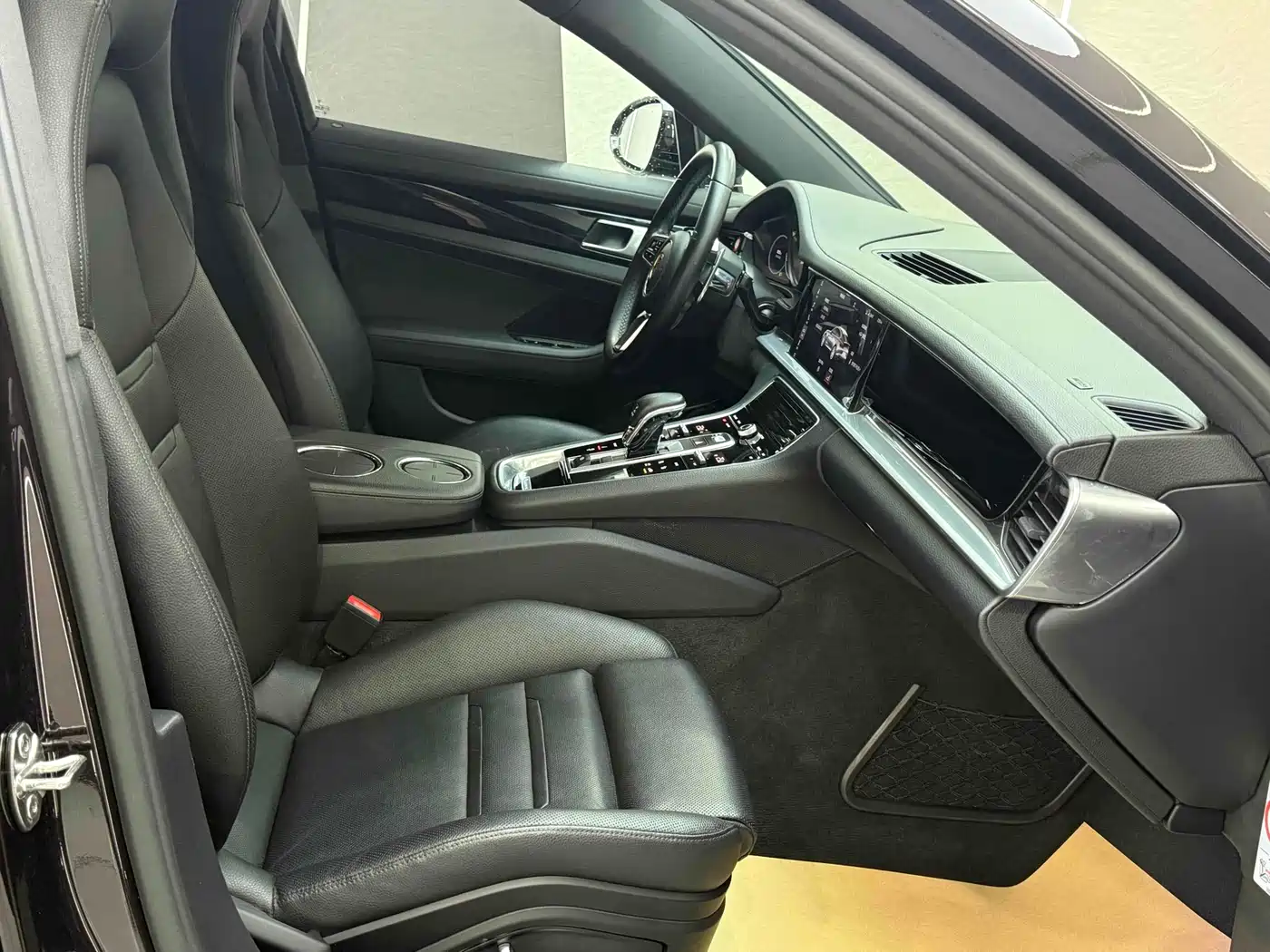 Porsche Panamera 2017 Panamera 3.0T фото 15