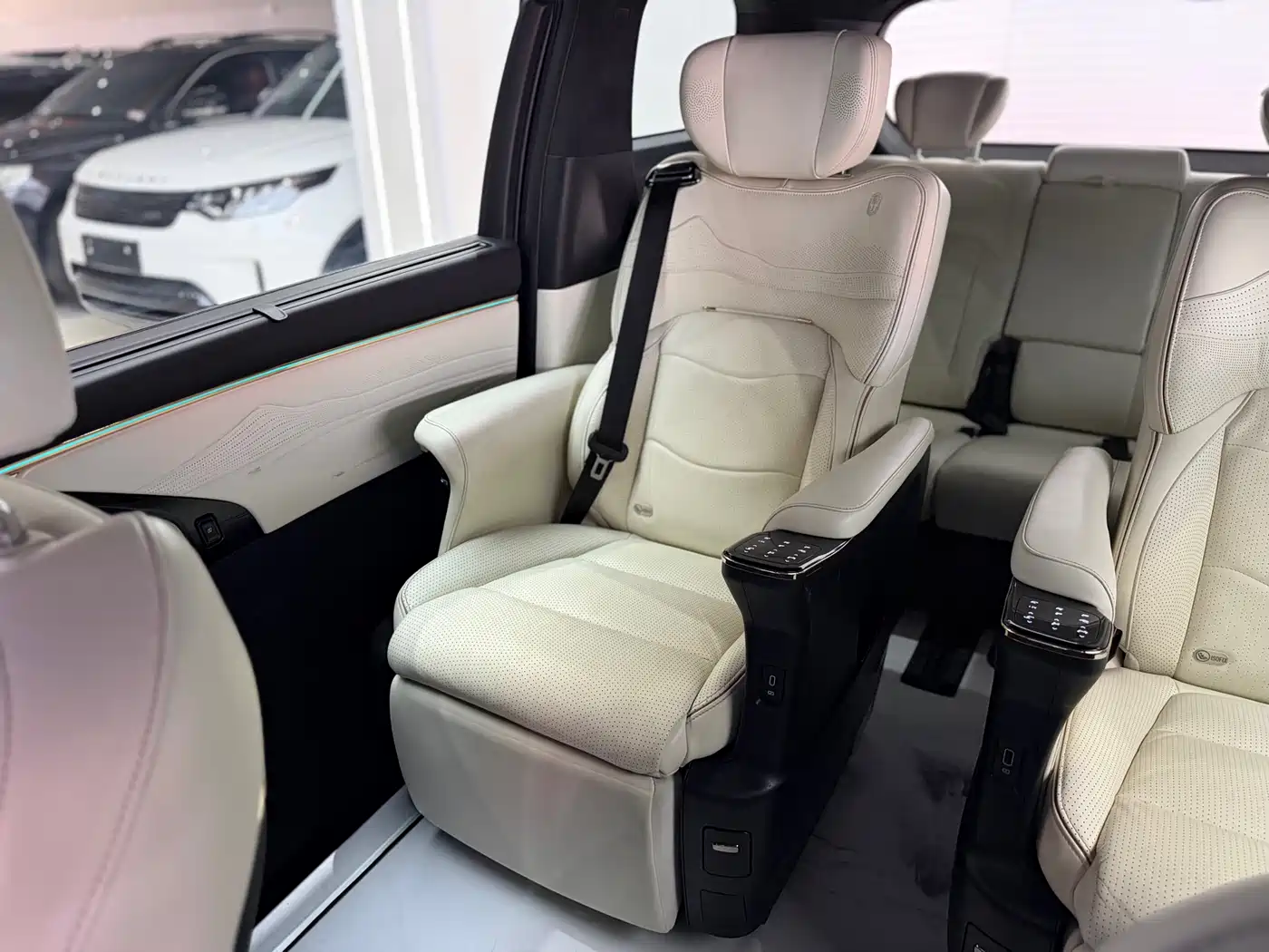 GAC Trumpchi Trumpchi M8 2023 Model Master Series 400T Flagship Edition фото 15