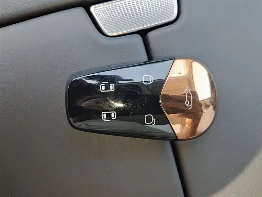 Voyah Auto Voyah Dreamer 2025 Model PHEV 4WD Premium QianKun Edition фото 9