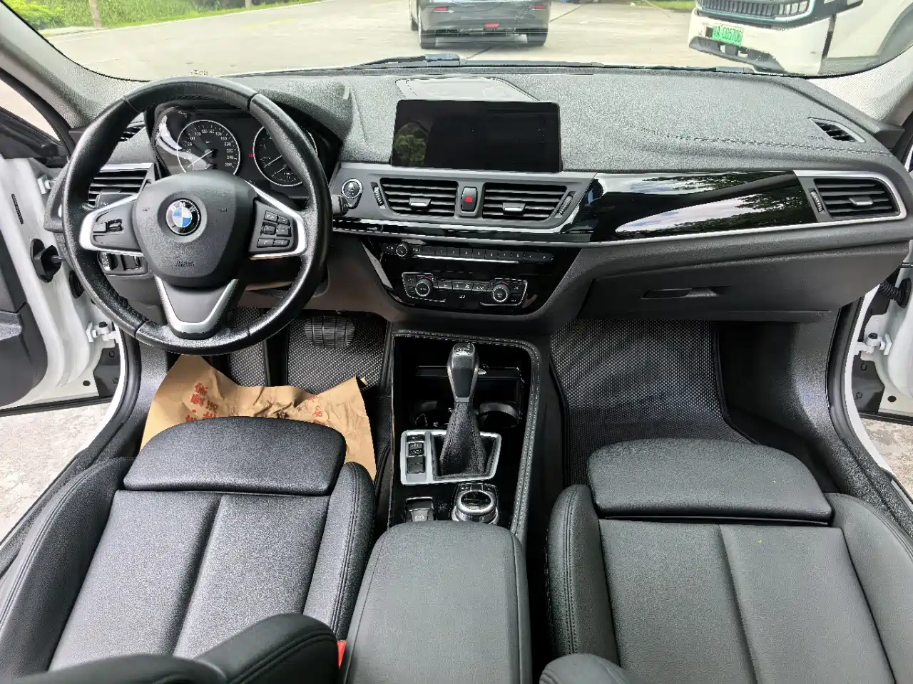 BMW 1 Series 2017 118i Sport фото 7