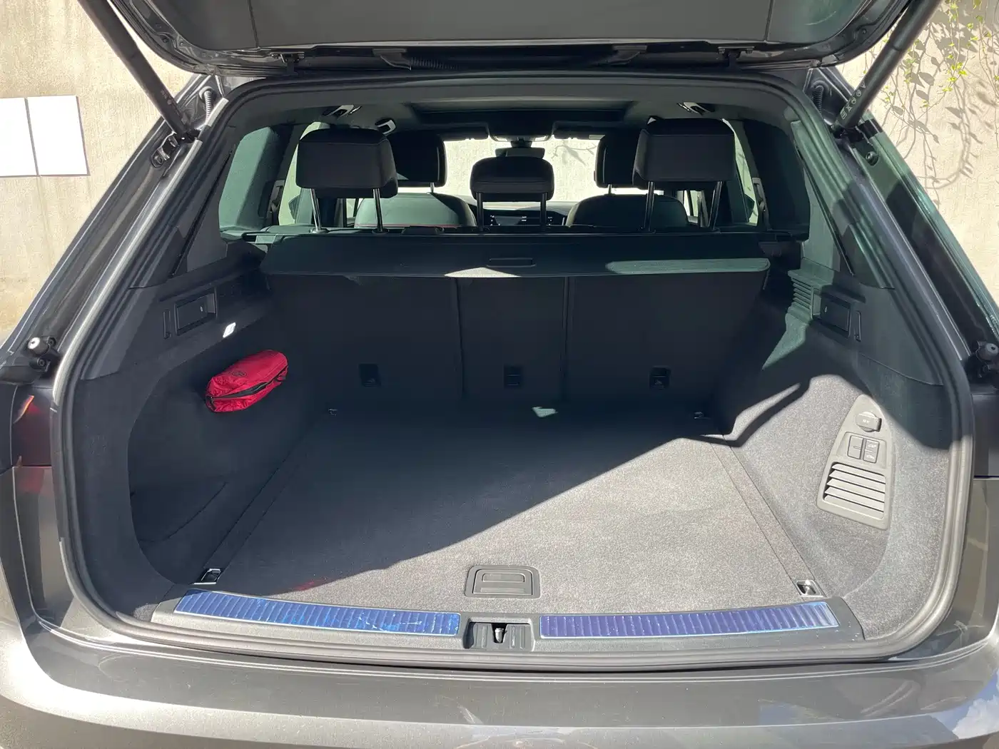 Volkswagen Touareg 2023 2022 3.0TSI 20th Anniversary Special Edition