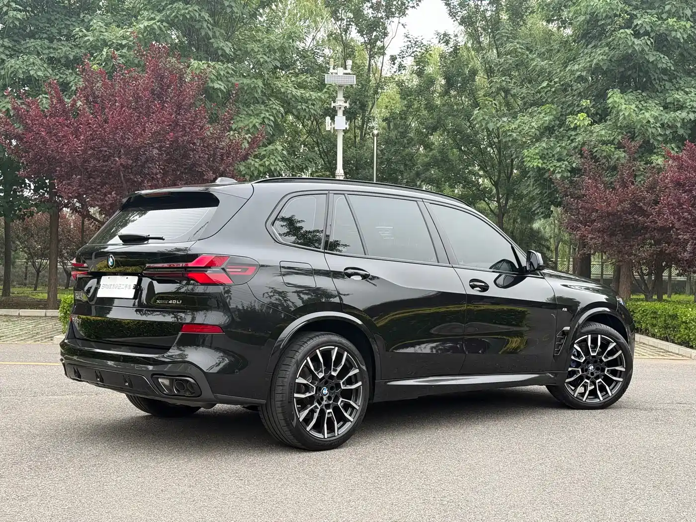 BMW BMW X5 2023 xDrive 40Li Premium M Sport Black Night Package 4