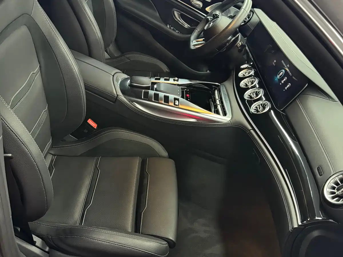 MERCEDES-BENZ AMG GT