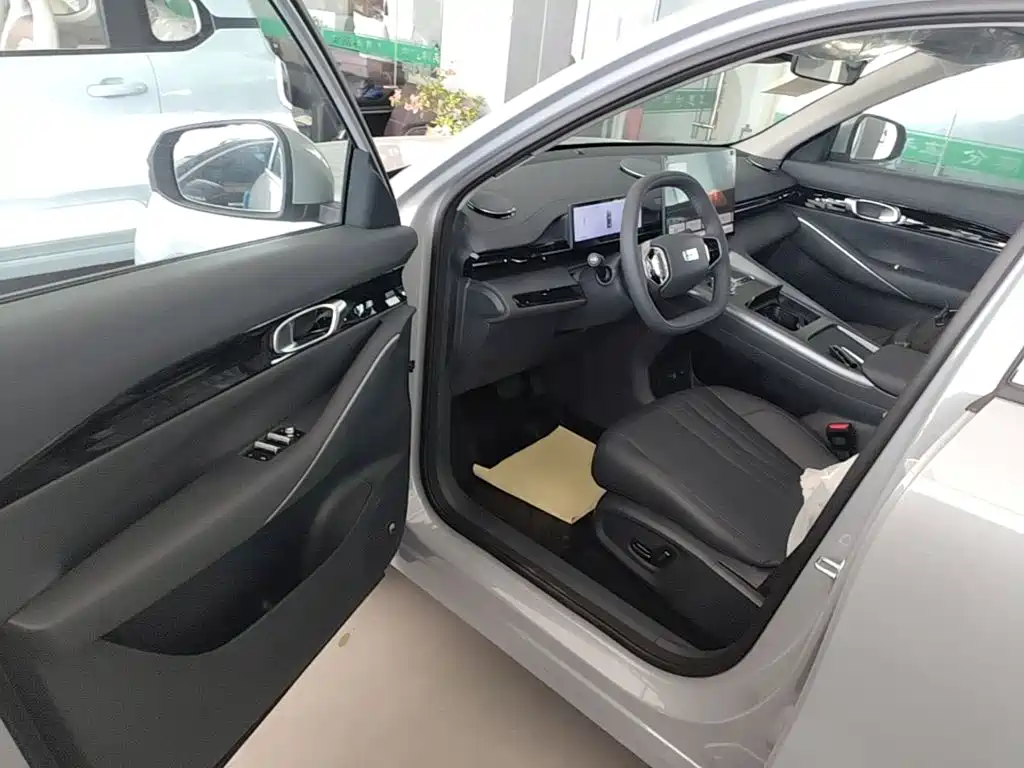 Фото 16 - Geely Galaxy Galaxy E5
