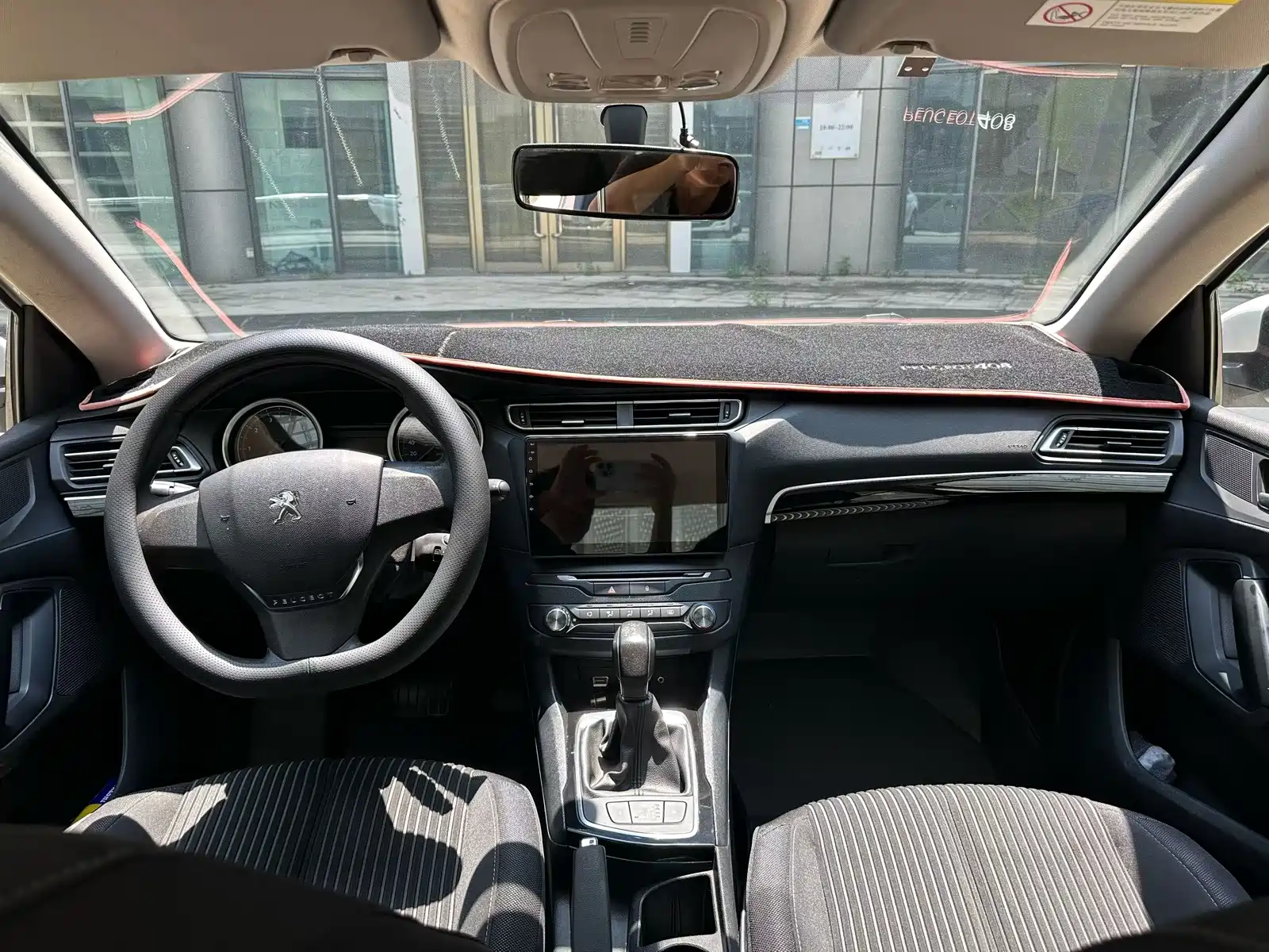 صورة 8 - Peugeot 408
