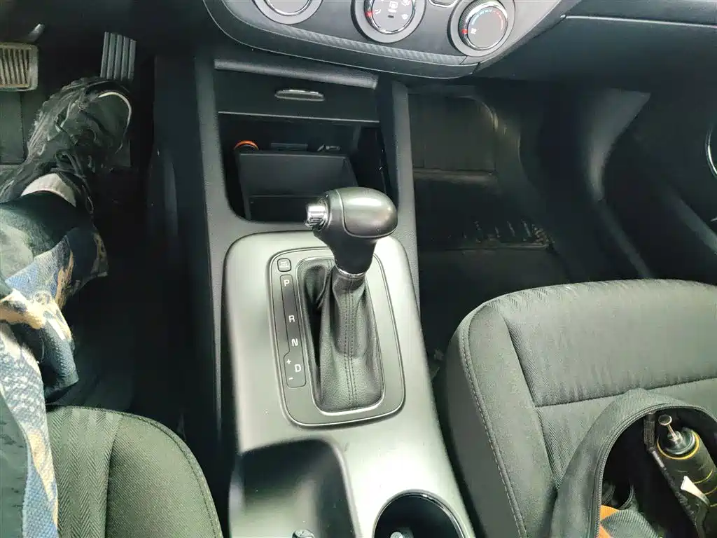 Kia K3 2015 1.6L Automatic GLS фото 8