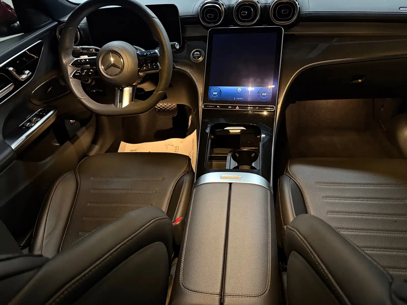 Photo 8 - Mercedes-Benz C-Class
