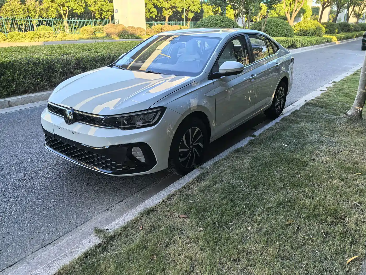 Фото 2 - Volkswagen Lavida