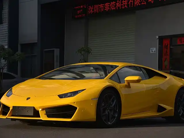 LAMBORGHINI HURACÁN