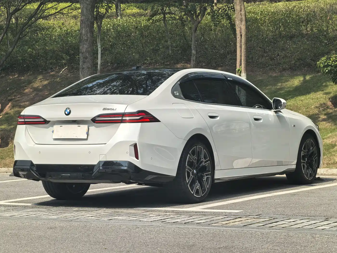 Photo 15 - BMW 5 Series