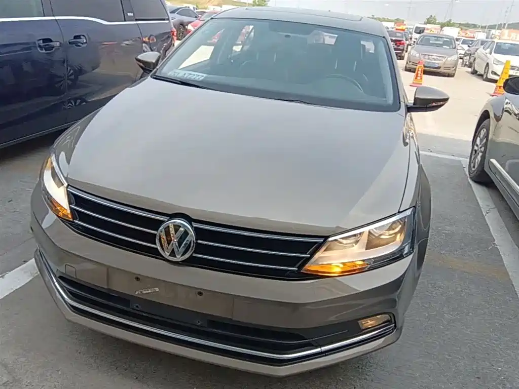 Volkswagen Sagitar 2017 230TSI Automatic Comfort фото 3