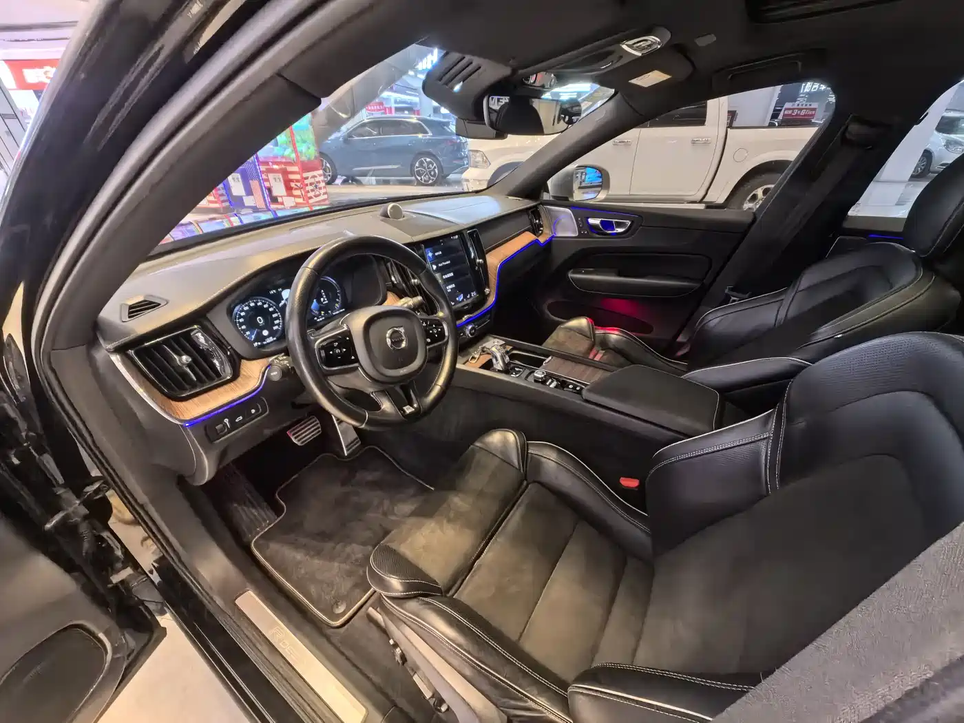 VOLVO XC60 PLUG IN HYBRID