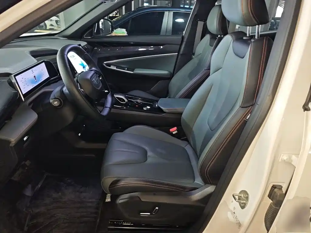 Geely Atlas 2025 2024 1.5TD Smart Connect+