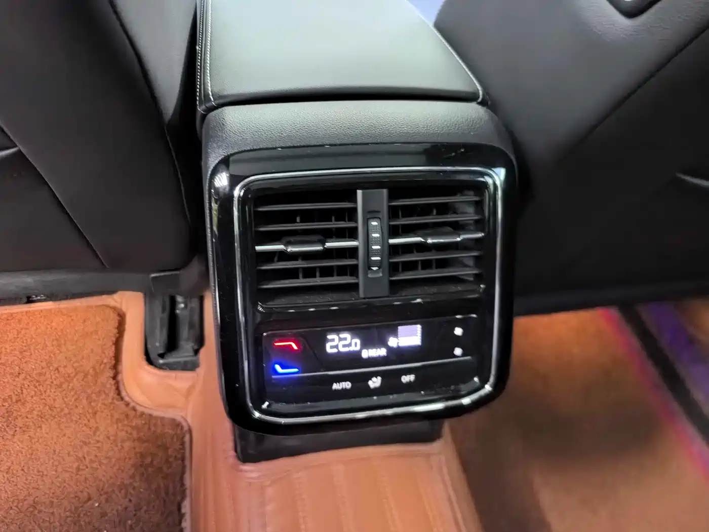 Volkswagen Passat 2023 Facelift 330TSI Luxury Edition фото 9