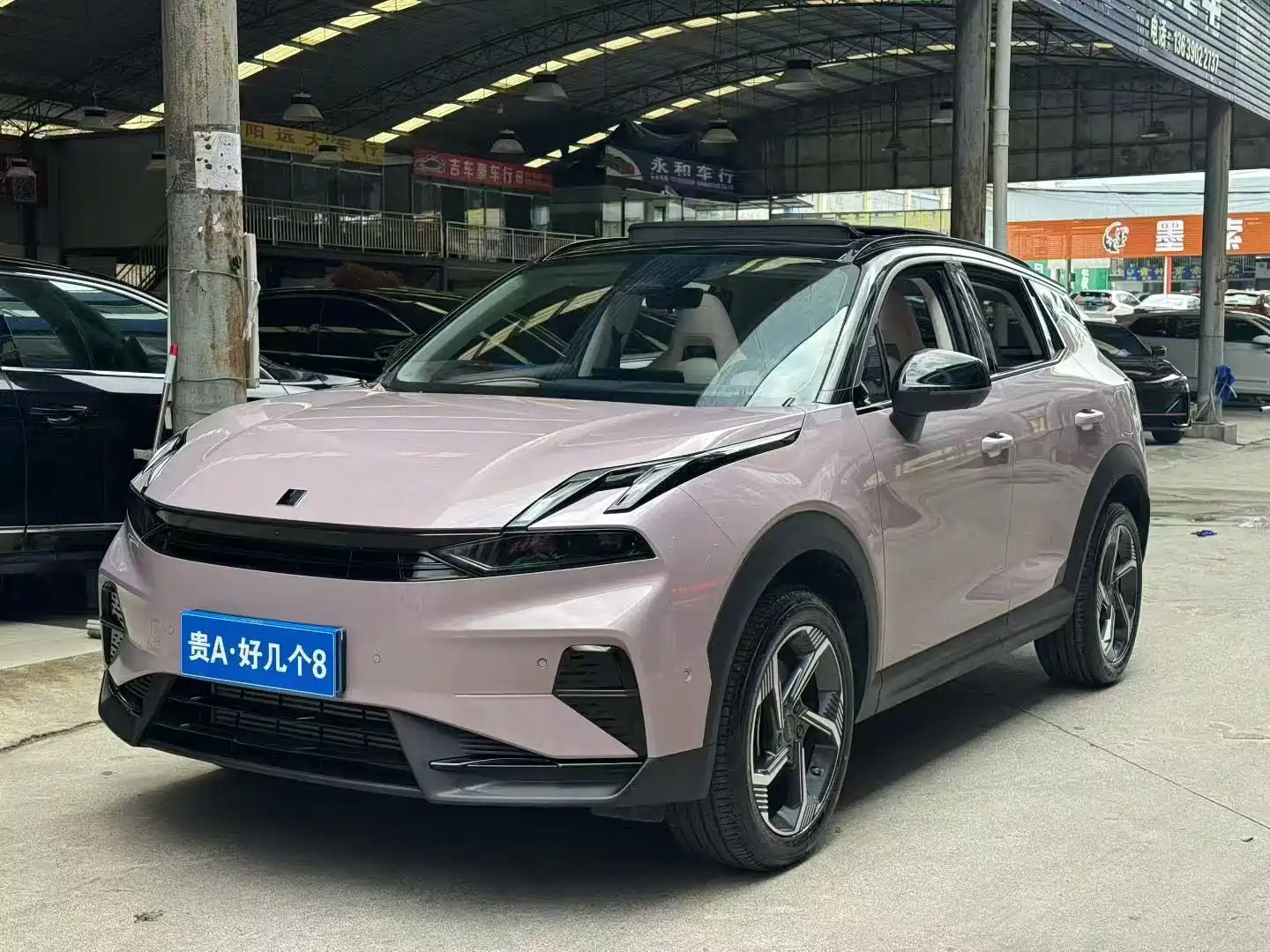 Фото 1 - Lynk & Co 06