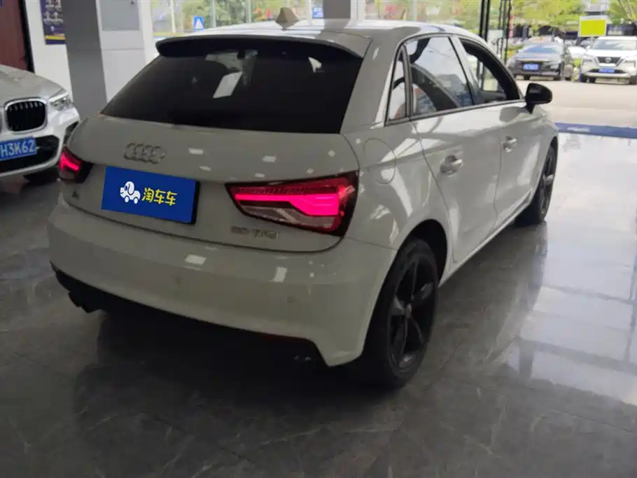 Audi A1 2016 30 TFSI Sportback Design Style Edition фото 3