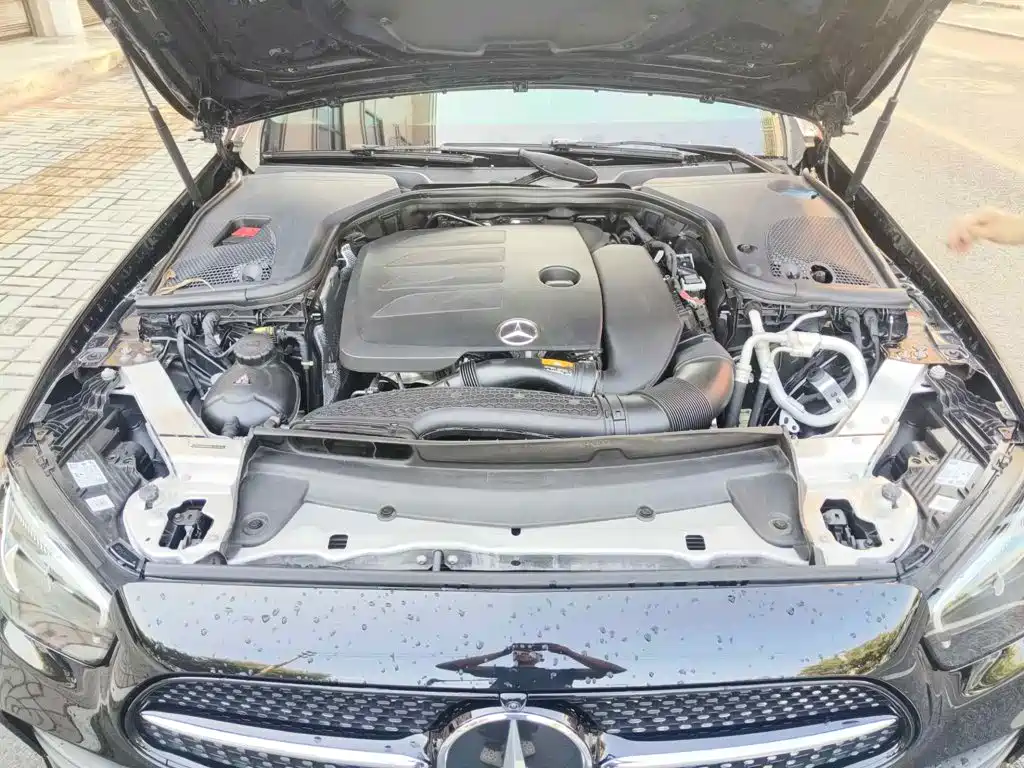 Mercedes-Benz E-Class, миниатюра 9