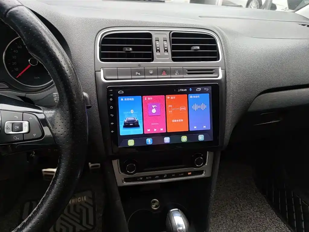 Volkswagen Polo 2014 1.6L Cross Polo Automatic фото 13