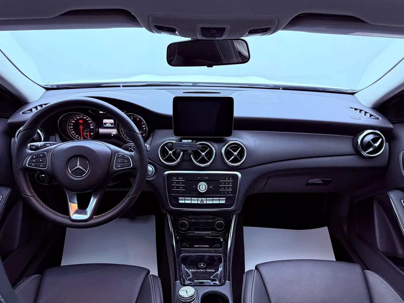 Mercedes-Benz GLA 2018 GLA 200 Dynamic фото 16