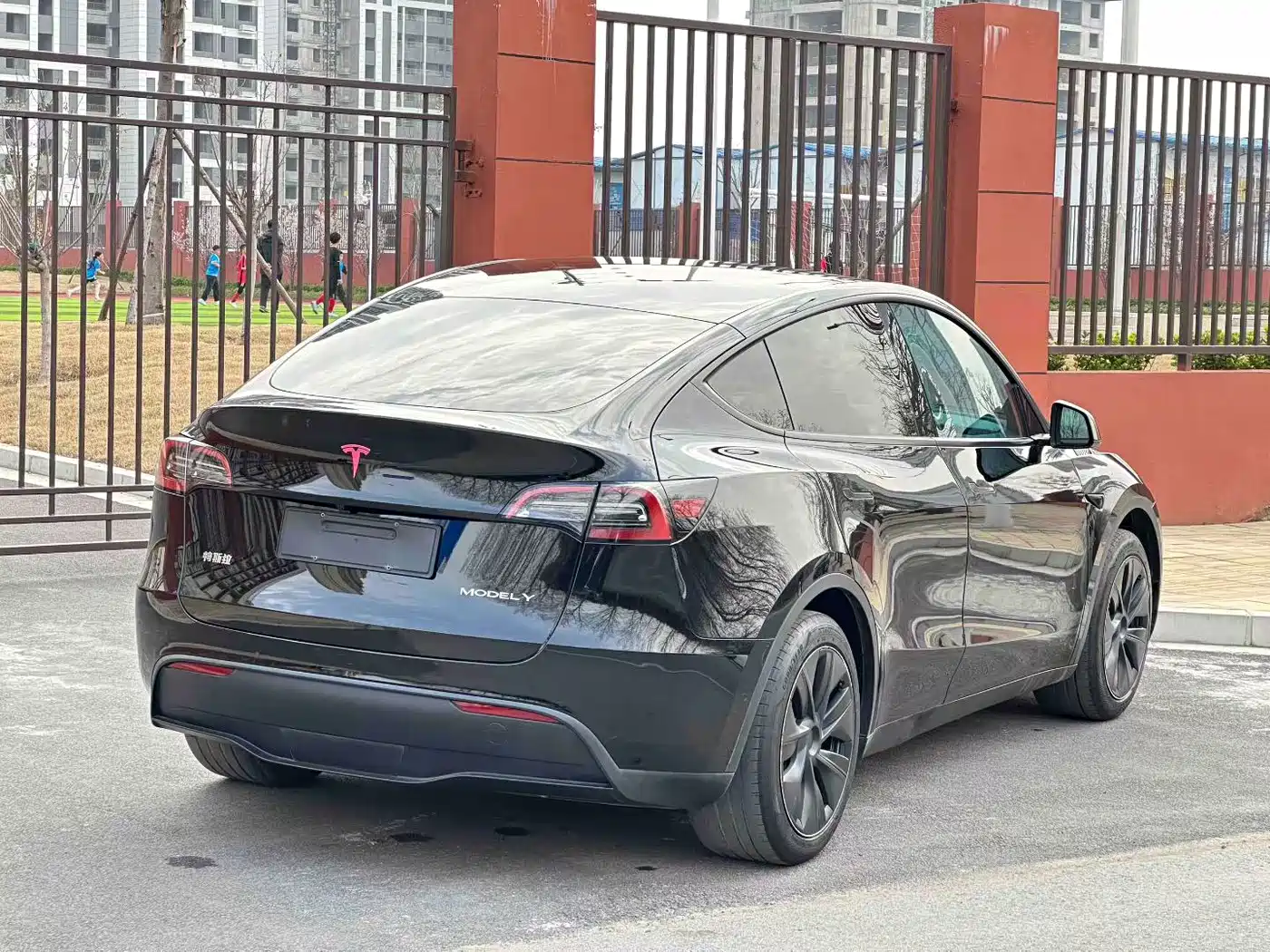 TESLA MODEL Y