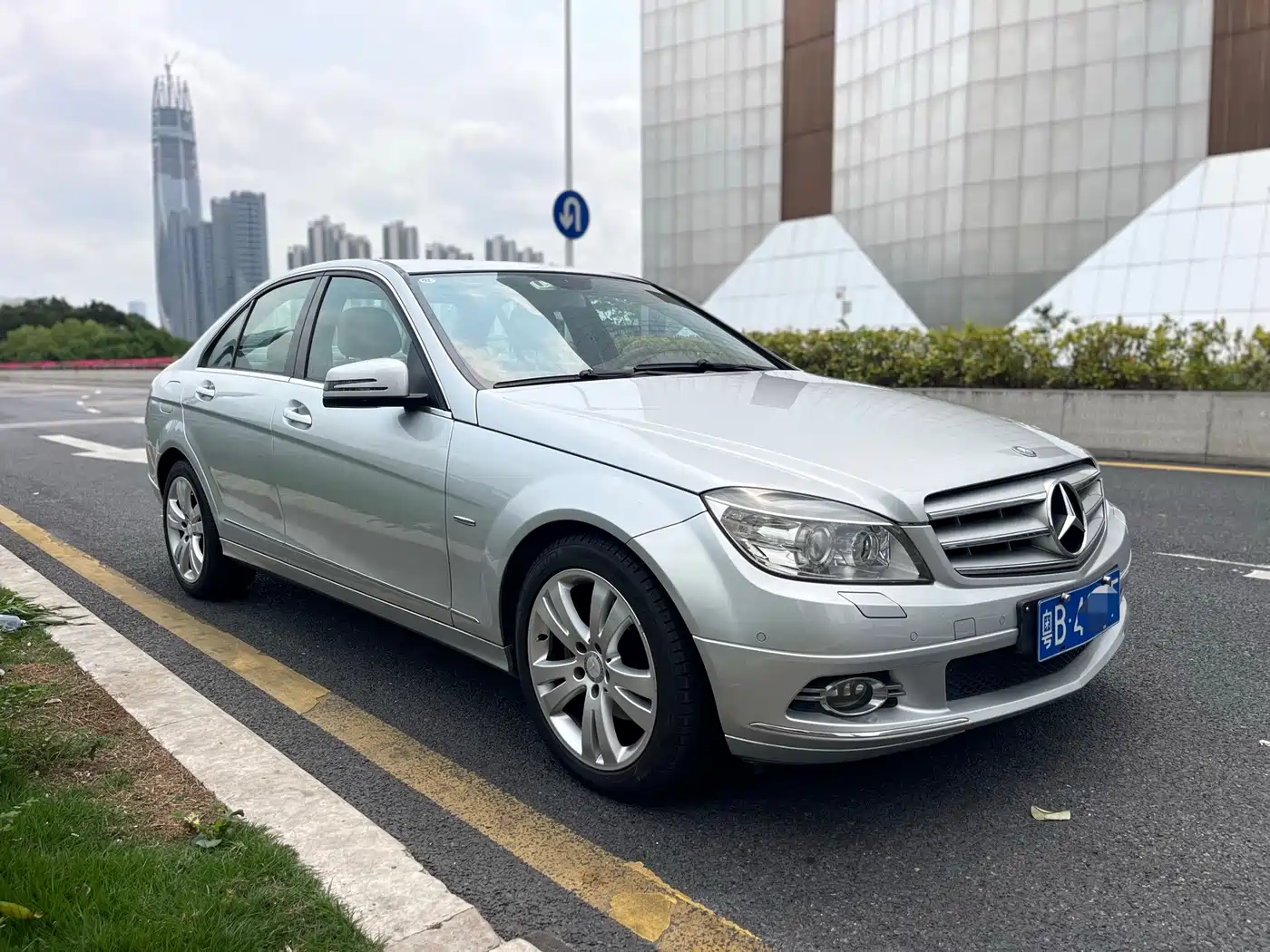Mercedes-Benz C-Class 2010 C 200K Fashion фото 2