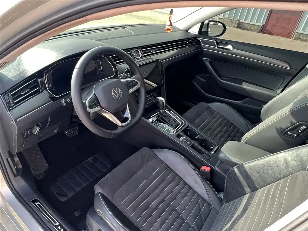 Volkswagen Magotan 2020 330TSI DSG Luxury фото 8