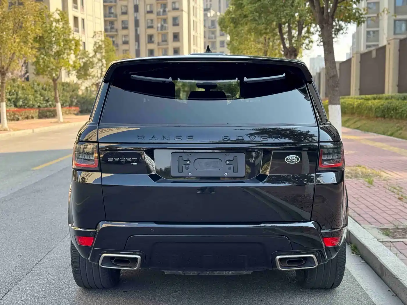 Land Rover Range Rover Sport 2021 3.0 L6 Gloss Black Edition фото 12