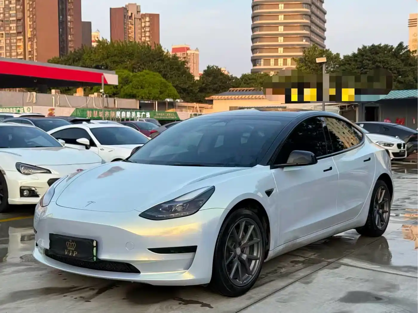 Фото 2 - Tesla Model 3